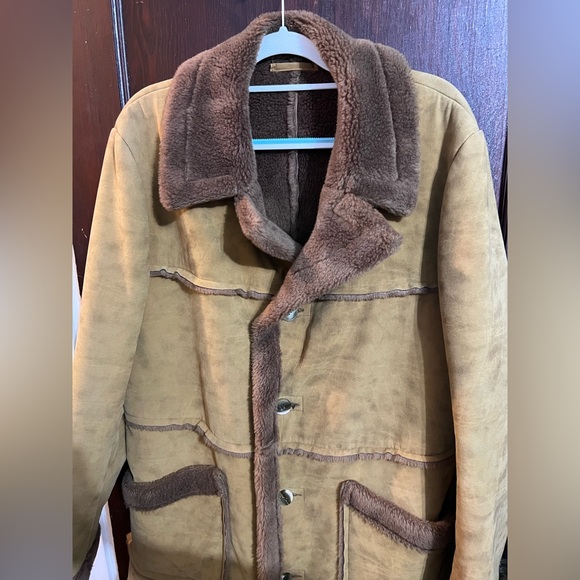 1970's Western Rancher Style Sherpa Lined Cowhide Leather Coat - Picture 4 of 10